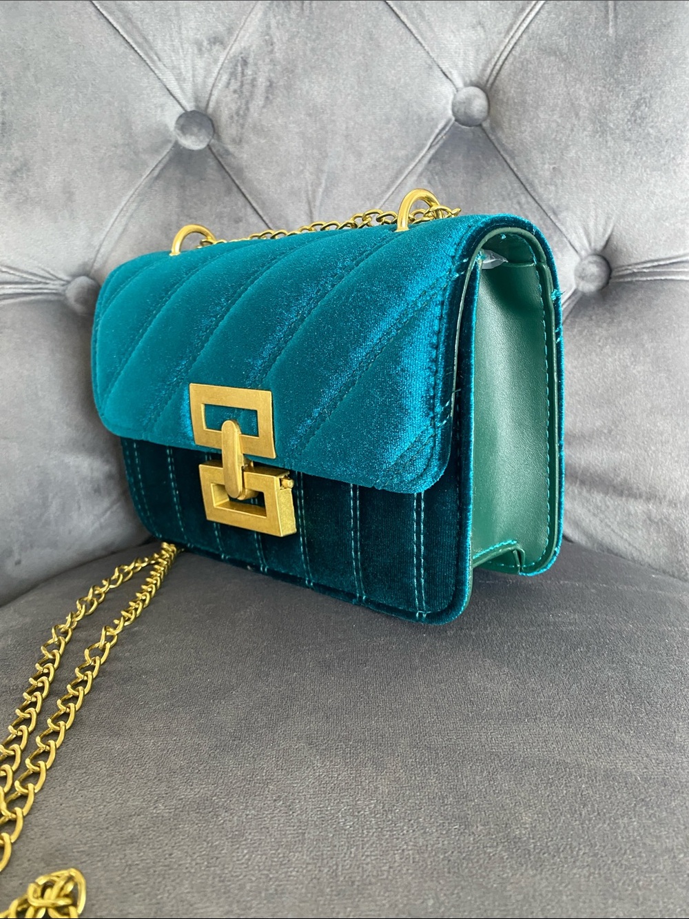NWOT Teal Velvet Chain Crossbody Bag with Gold Hardware - Picture 4 of 10